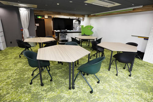 ワークショップやグループワークなどの少人数スタイル。