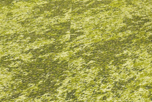 芝生をイメージしたふんわりカーペットです。<br>ゆったり足元からリラックスできます。